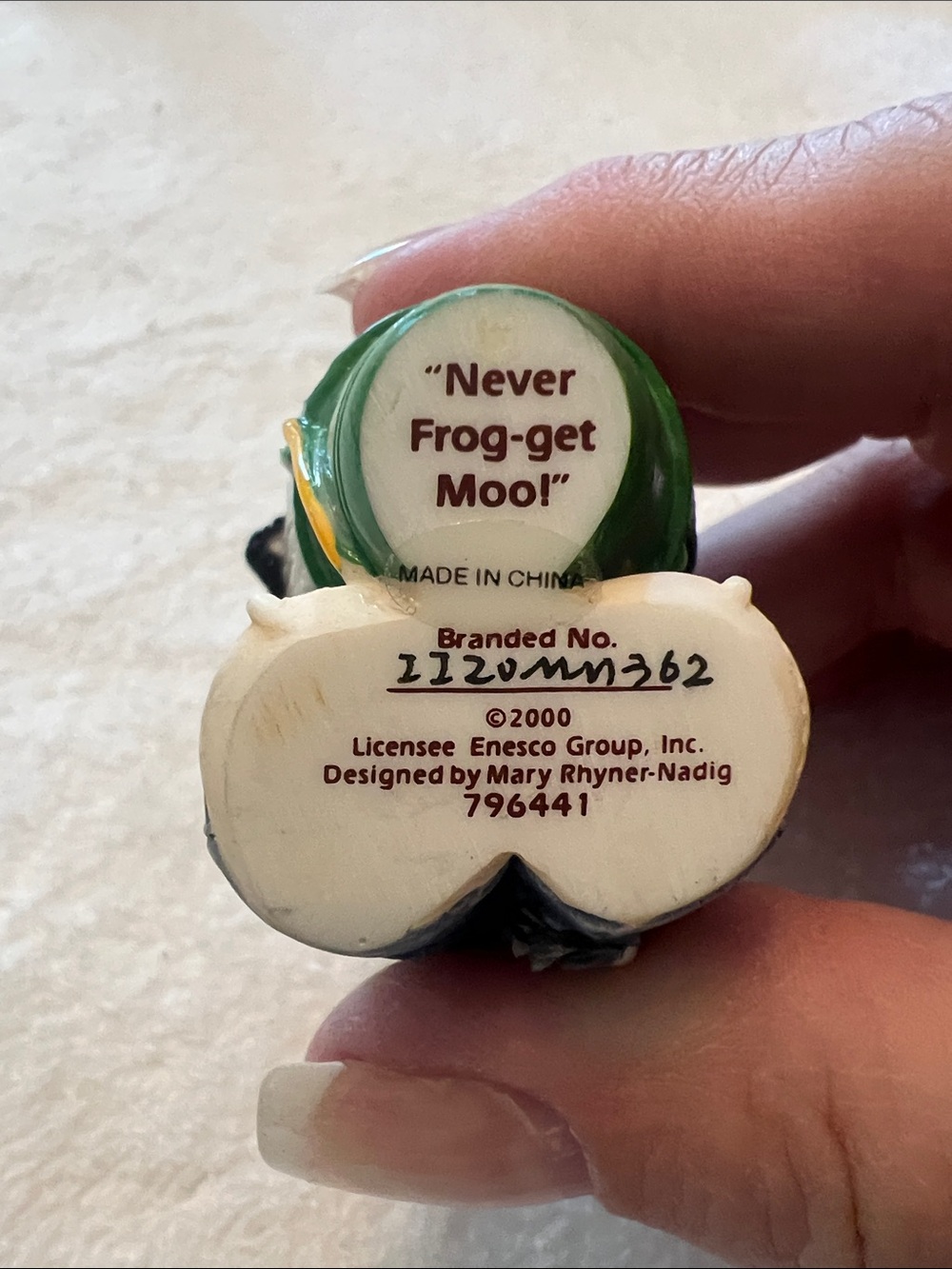 Enesco 2000 Vintage “Never Frog-get Moo!” Figurine - Picture 2 of 5